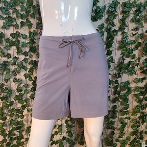 Columbia Women's Omni-Shield Outdoor Active Beige Short size 16